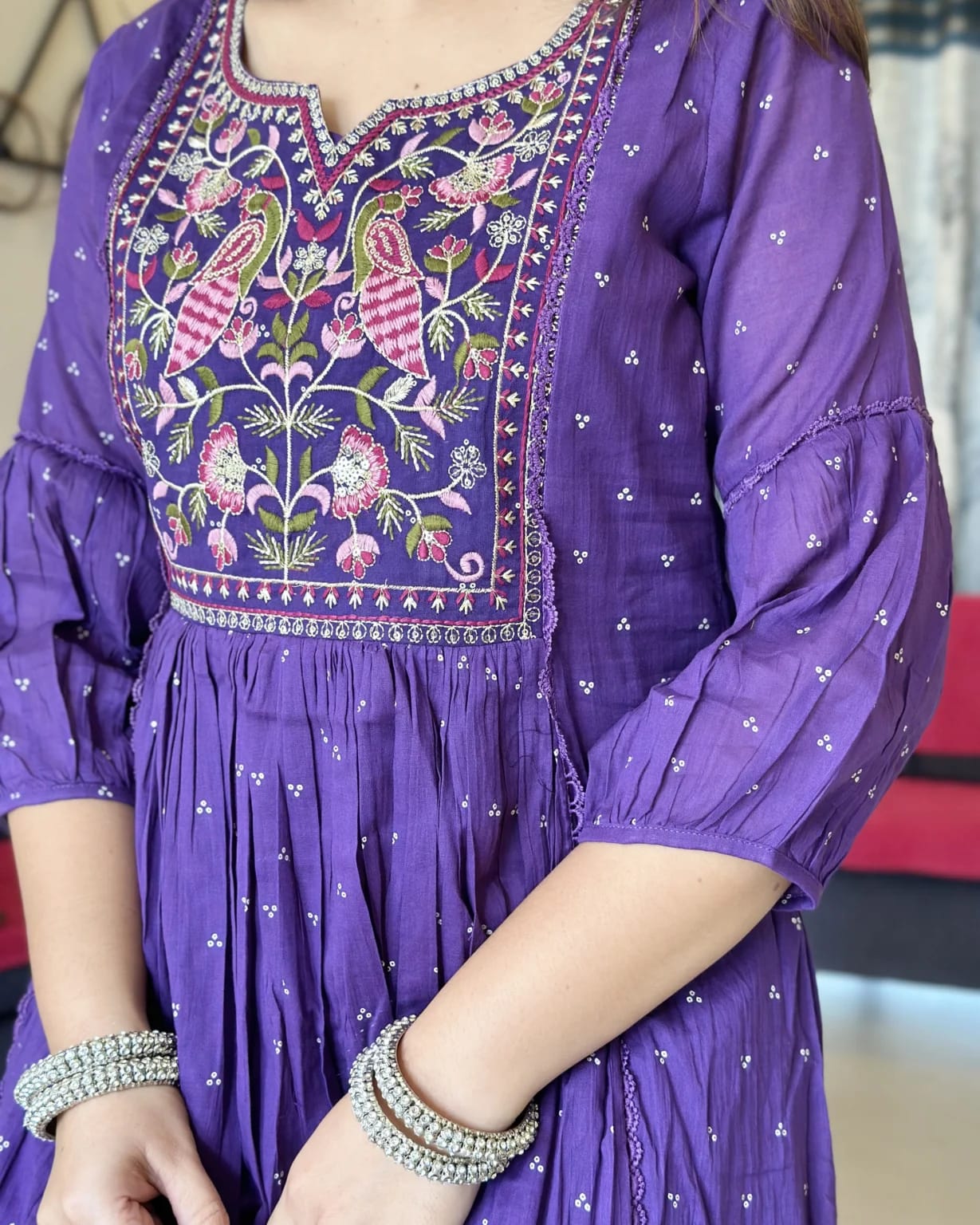 Women'S Embroidered Printed Rayyon Kurta & Pant With Malmal Dupatta Set