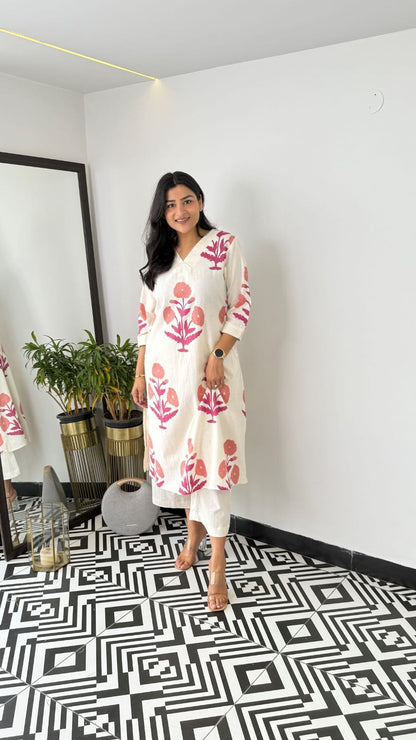 Lvory Handblock Kurta Set with Floral Motifs