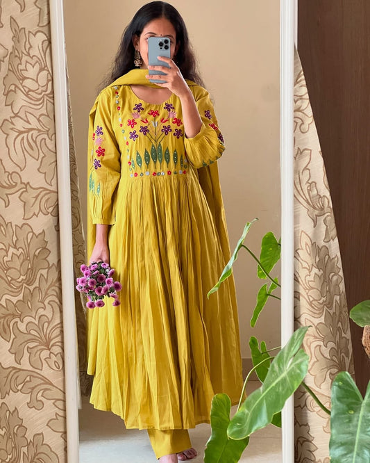 Handcrafted Adda Work Cotton Kurti with Pant & Fine Malmal Dupatta
