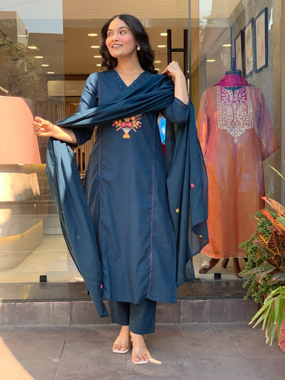 Women’s Teal Blue Cotton Kurta Pant Set with Embroidered Motif & Dupatta