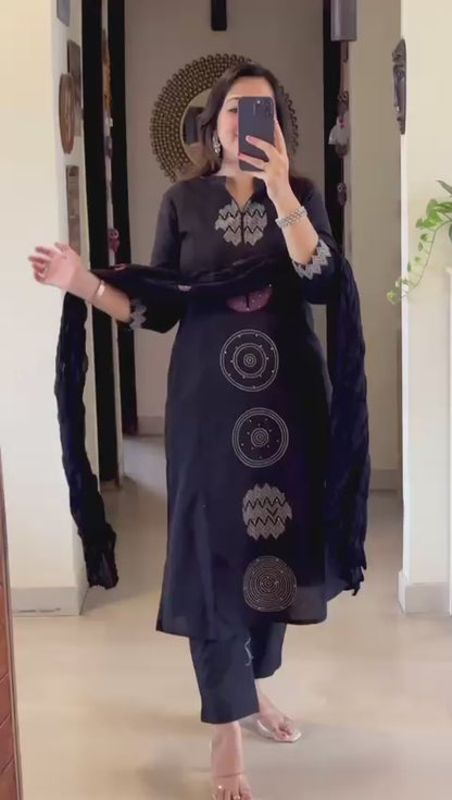 Ivory Bloom Kurta Pant Dupatta